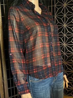 IN STYLE PLAID SHEER TOP S